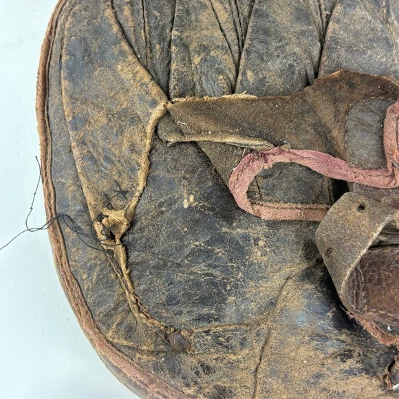 1920s Antique Leather Catcher's Mitt Fully Paded Pillow Style - Picture 8 of 8